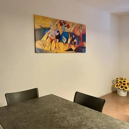 Διαμέρισμα Front 2-bedroom Flat - 6 Persons *